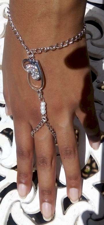 KUTULA Hand Bracelets - Silver Chain, Glass Pearls & Heart Connector - M