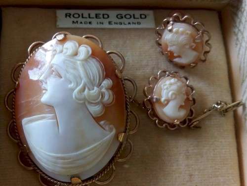 GENUINE ITALIAN HAND CARVED CAMEO BROOCH/PENDANT & EARRINGS - ROLLED GOLD