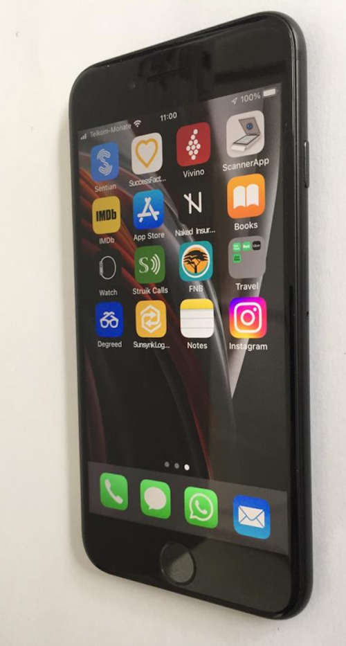 iPhone SE 2020 128GB Space Grey - with FREE iPhone 5!