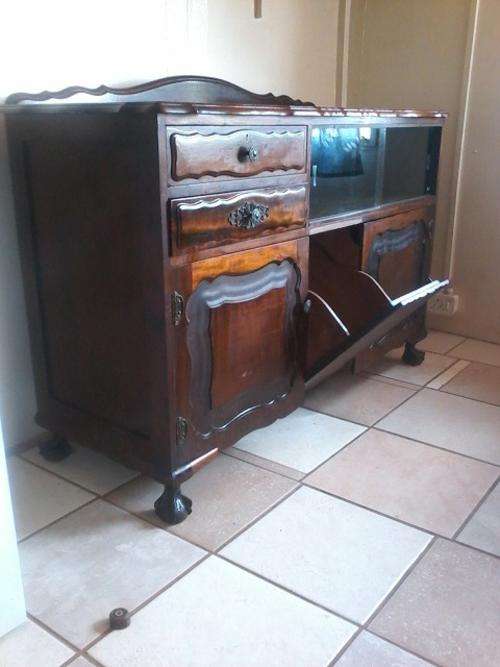 Lovely Antique stinkwood sideboard / display cabinet. Free delivery Jhb Pta .Ball and claw
