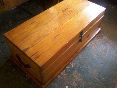 Lovely dovetailed kist . Old cape Cedarwood . Free delivery in Pta Jhb