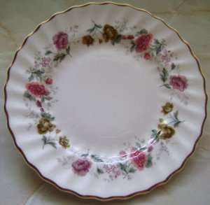 Royal   Doulton   "Rosell"  Teaplate  H 4976