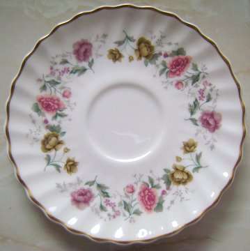 Royal   Doulton   "Rosell"  Tea Saucer   H 4976