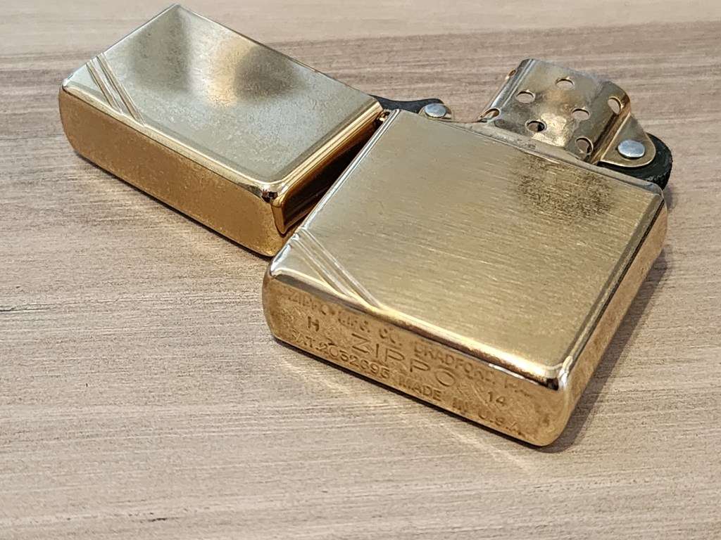 Zippo High Polish Brass Vintage With Slashes + Pouch