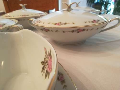 Noritake Dinner Service 56 piece