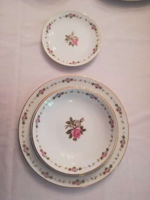 Noritake Dinner Service 56 piece