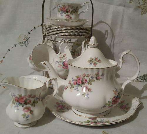 ROYAL ALBERT MOSS ROSE TEA SET!!!!