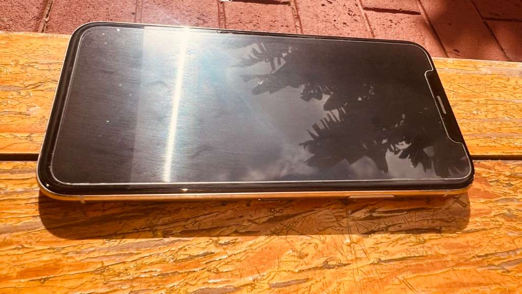 iPhone X 64GB - White