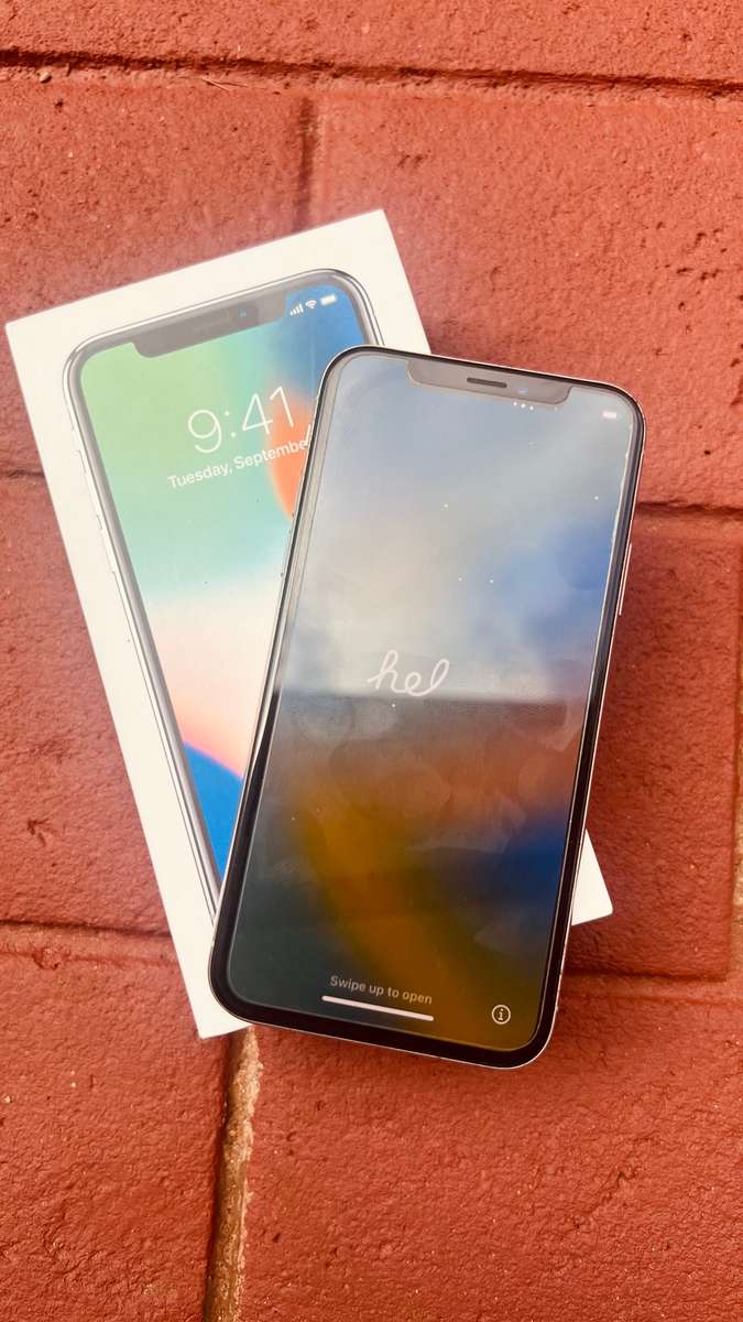 iPhone X 64GB - White