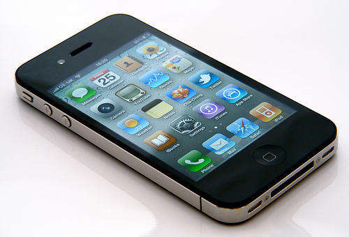 Apple iPhone 4 32GB Complete in box Perfect condition