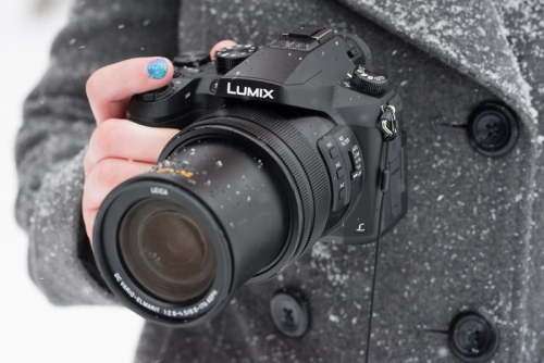 Panasonic Lumix DMC-FZ2000.."MAGNIFICENT AS NEW"