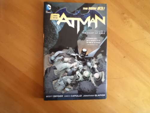 BATMAN. The New 52!  Volume 1: The Court of Owls.  [Price does not include postage]