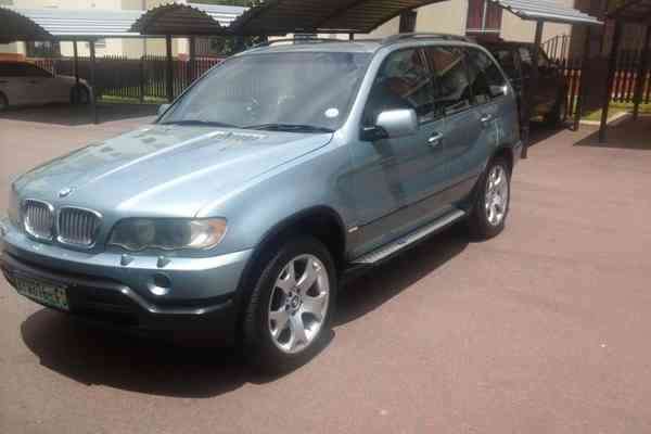 BMW X5 SUV SPORT PACK---6 SPEED AUTOMATIC---Immaculate And Spacious Full House