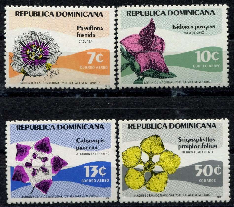Dominica - Flowers - 1979 - MNH