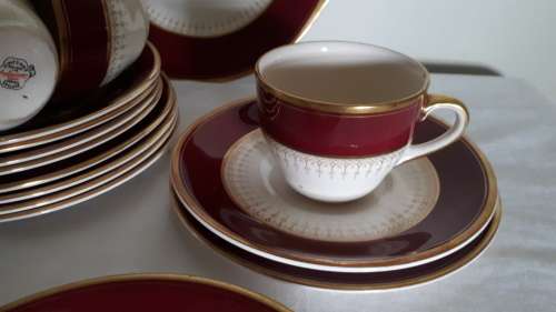 VINTAGE SIMPSONS Ltd PORCELAIN 19 PIECE TEA SET: 6 Trios and 1 Cake Plate