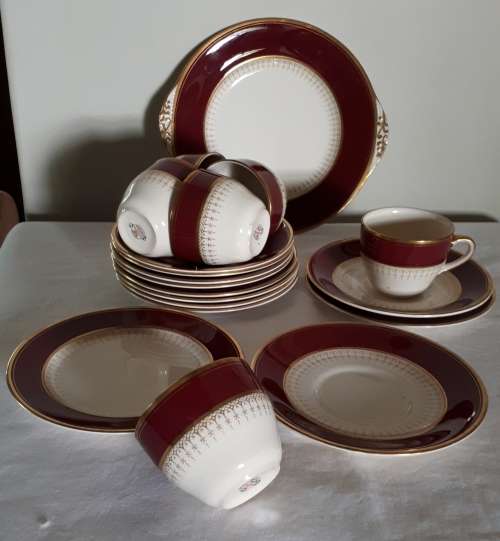 VINTAGE SIMPSONS Ltd PORCELAIN 19 PIECE TEA SET: 6 Trios and 1 Cake Plate