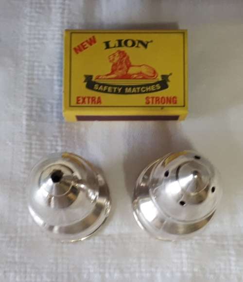 VINTAGE HEAVY SILVER PLATED SALT AND PEPPER SHAKER SET