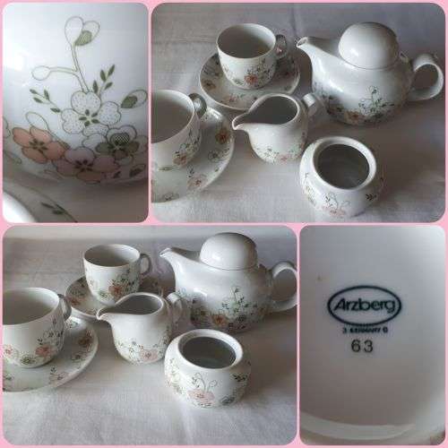 VINTAGE 1940's-50's GERMAN ARZBERG FINE PORCELAIN TEA SET FOR 2 WITH DECO STUDIO FLORAL PATTERN