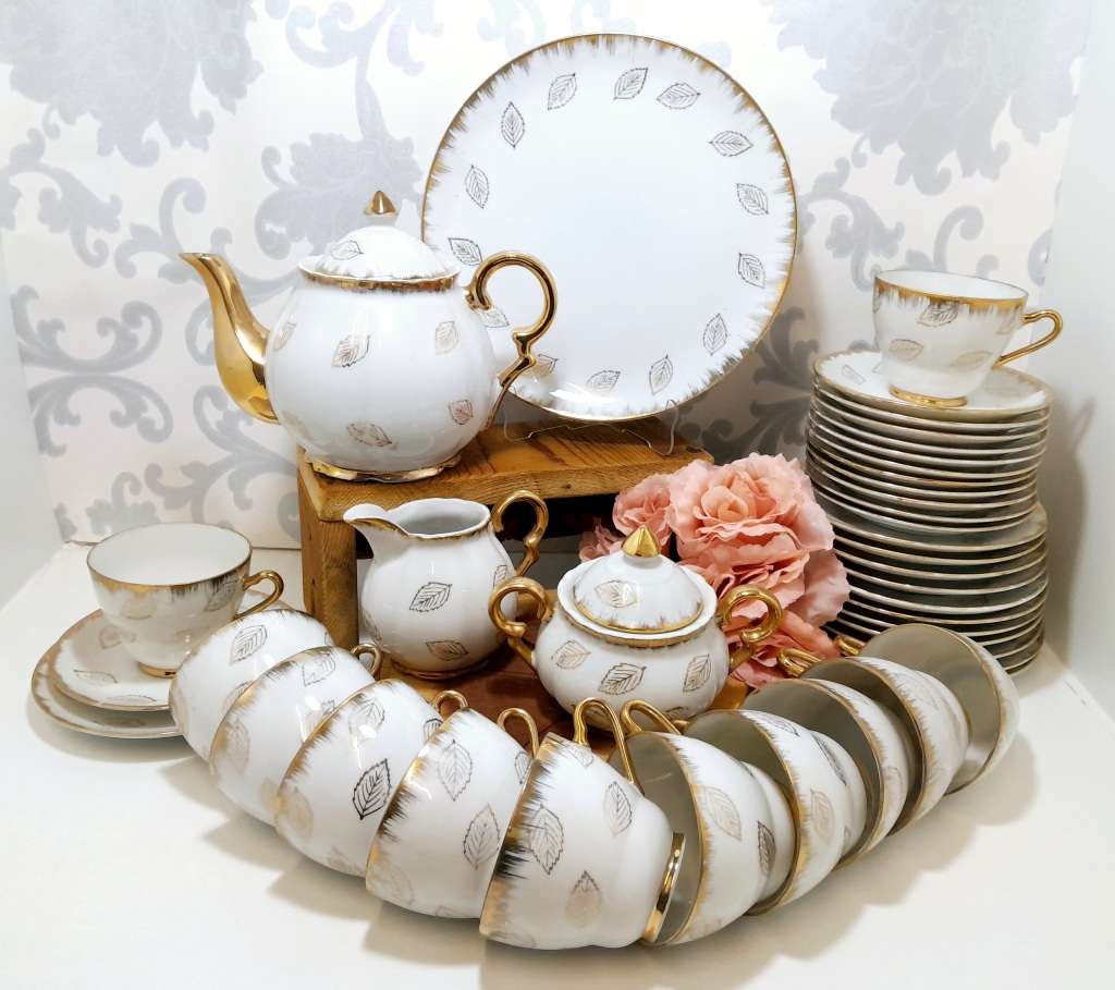 40 Piece Classic White & Gold Unmarked Tea Set