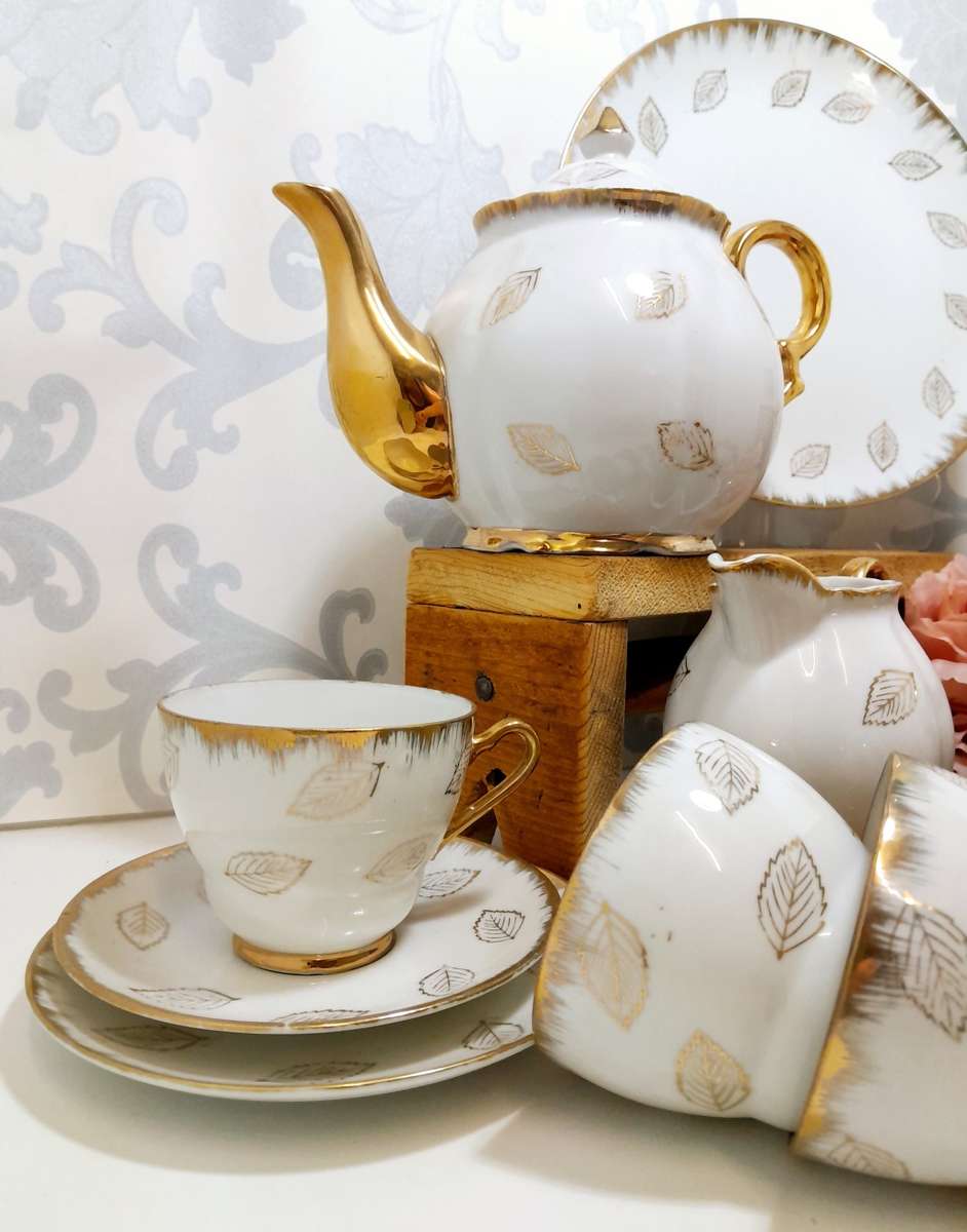 40 Piece Classic White & Gold Unmarked Tea Set