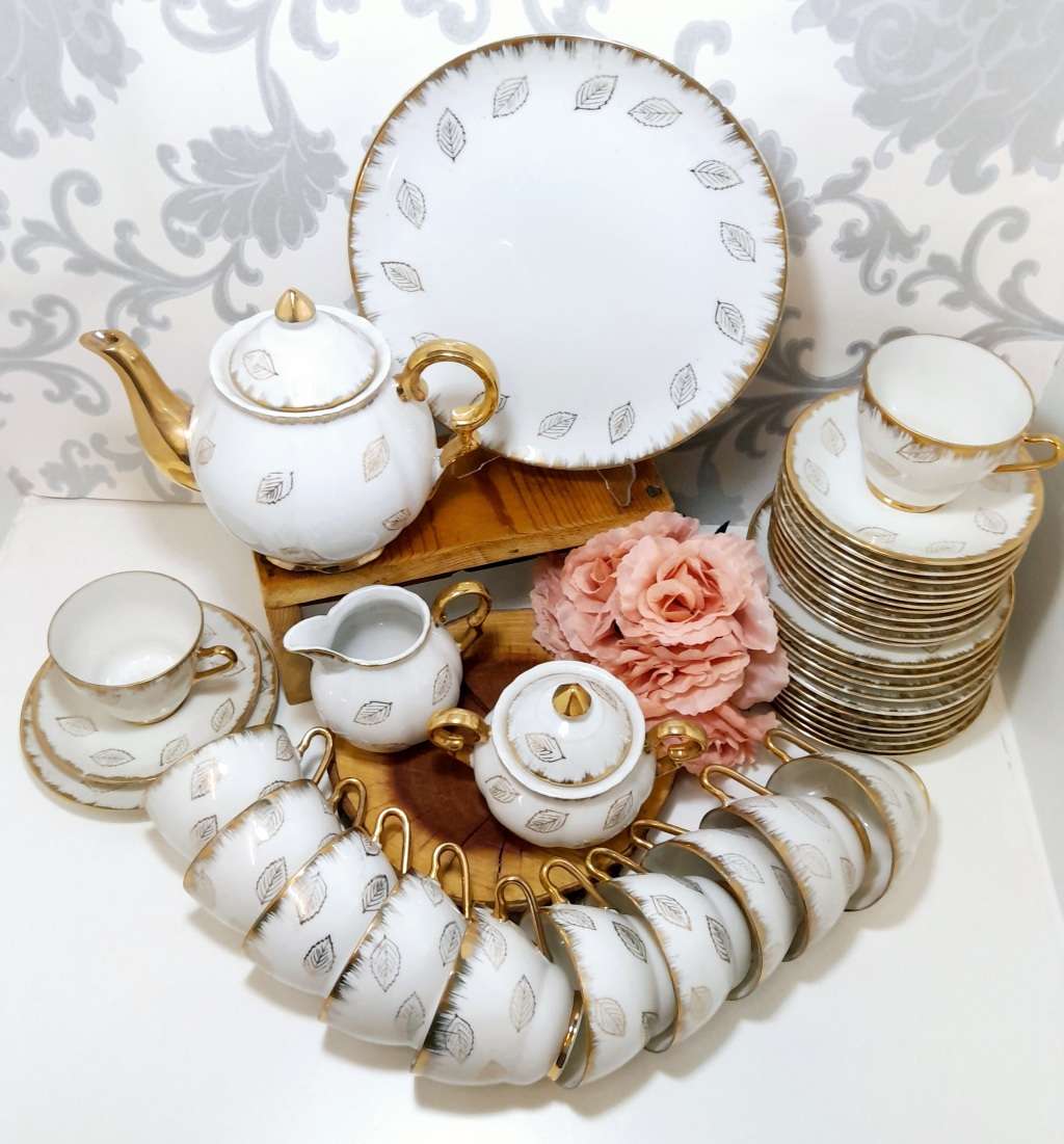 40 Piece Classic White & Gold Unmarked Tea Set