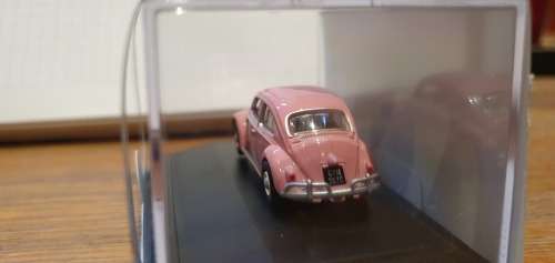 1:76 Oxford Pink Beetle