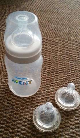 Brand New Avent Bottle with X2 teats (6-12 months)