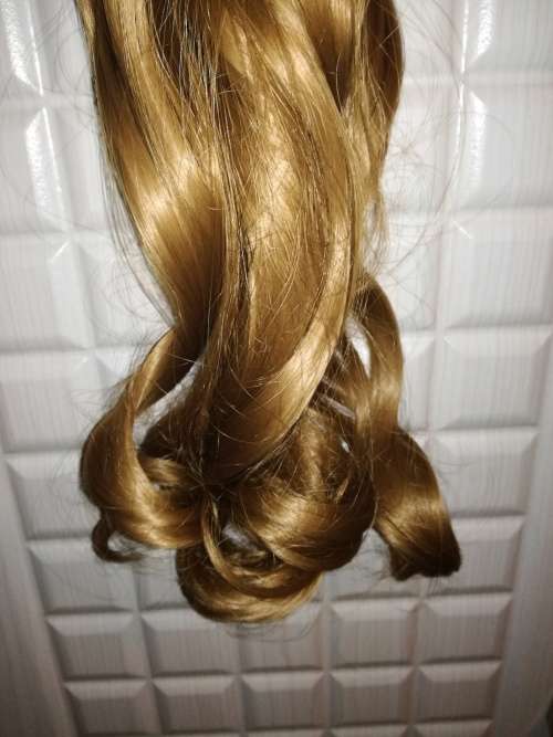 BRAND NEW 8 PIECE CLIP IN HAIR EXTENSIONS