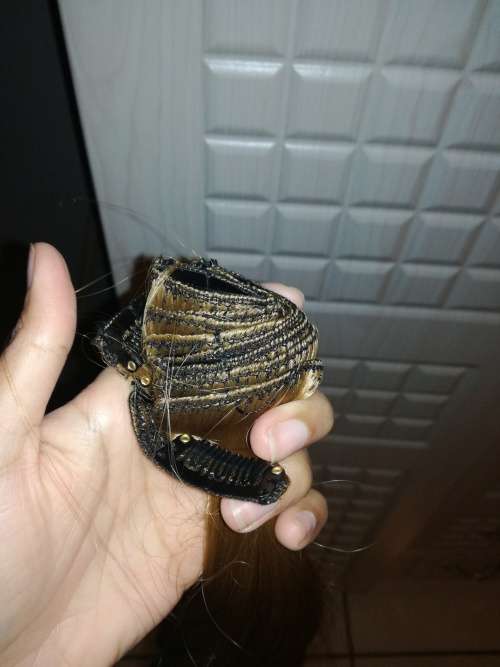 BRAND NEW 8 PIECE CLIP IN HAIR EXTENSIONS