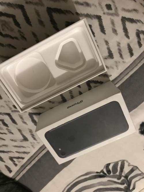 iPhone 7 128gb Please Read
