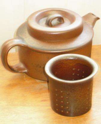 Mid Century ARABIA Finland RUSKA Teapot with Infuser designed by Ulla Procope