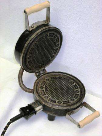 Extremely RARE Art Deco electrical Dutch stroopwafel iron.