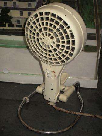 Retro Medium Size Mid Century Desk Fan