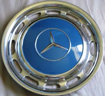 Set of four, Vintage 1970s Mercedes Benz Hub Cap With Original Hup Cap Clips