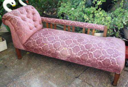 Antique, Victorian Chaise with Oak frame and original springs. ( 180 x 64 x 80 cm )