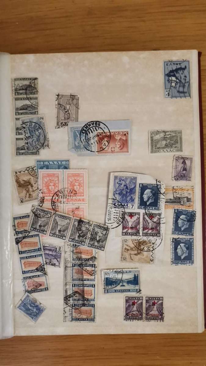 16pg Lighthouse Album - 2nd hand - Some mixed stamps included