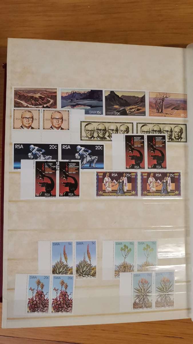 16pg Lighthouse Album - 2nd hand - Some mixed stamps included