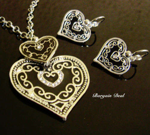 R100 only - 3pcs Stylish Black Enamel Heart Shaped Necklace & Earring Set !!