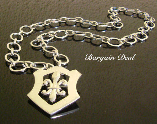 R100 only! Hightly Polished Antique Design Art Deco Pendant  with Silver Chain!!