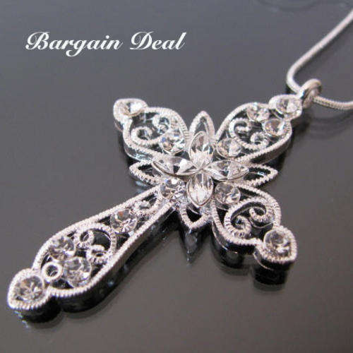 R90 only! Gorgeous 17 Stone Genuine Crystal Silver Cross Pendant with Silver Chain !!
