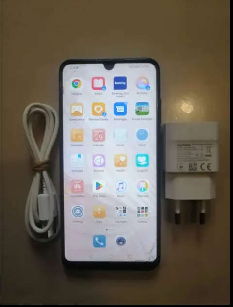 LIKE NEW HUAWEI P30 LIGHT 128 G|| IMMACULATE CONDITION ||OPEN TO ALL NETWORK || BARGAIN