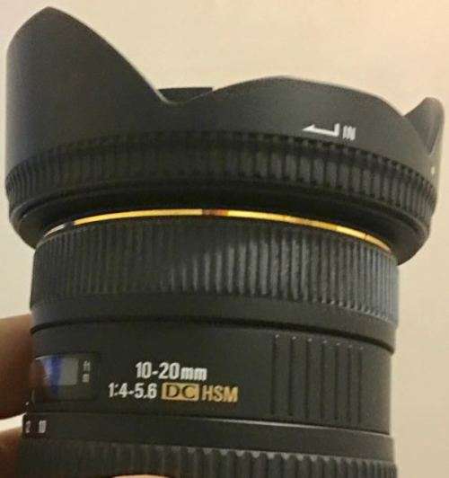 Box containing 4x cameras and assorted accessories (see description for details)