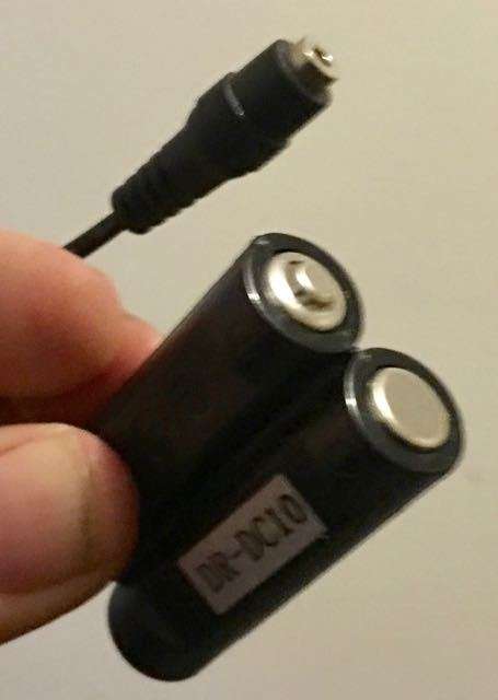 Box containing 4x cameras and assorted accessories (see description for details)