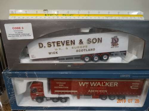 Truck + Trailer + additional Trailer     - WOW - Mint Condition - Great set together  - Bargain