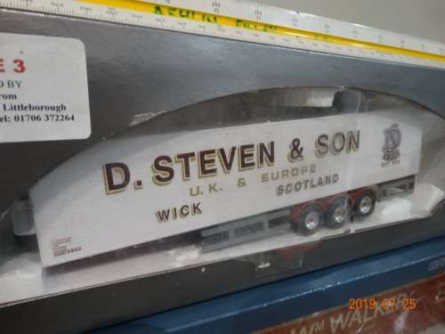 Truck + Trailer + additional Trailer     - WOW - Mint Condition - Great set together  - Bargain