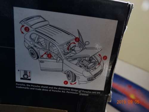 Porsche Cayenne Turbo , 1:18 - Maisto - Special Edition  - Mint Condition - Boxed - Bargain