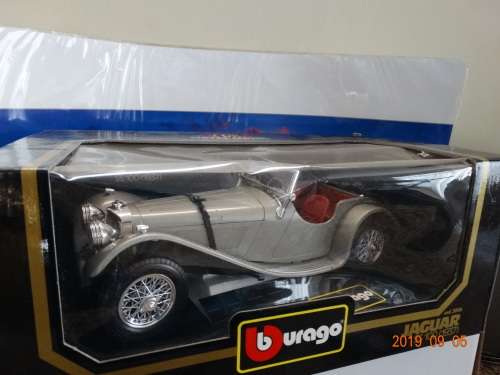 Jaguar SS 100 - 1937 , 1:18 - Bburago   - Mint Condition - Boxed - Bargain