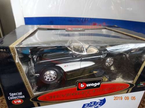 Corvette - 1957 - Black & White , 1:18 - Bburago   - Mint Condition - Boxed - Bargain