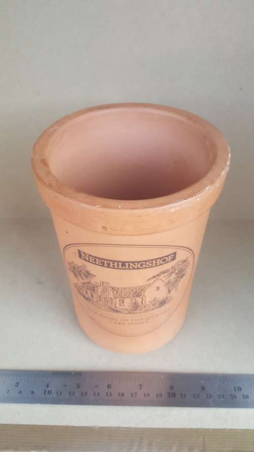 THE NEETHLINGSHOF ESTATE - Terracotta Wine Cooler