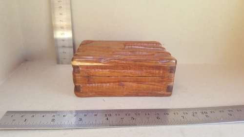 Stunning ! * Hand Carved * Hardwood * Elephant Jewelry / Trinket Box